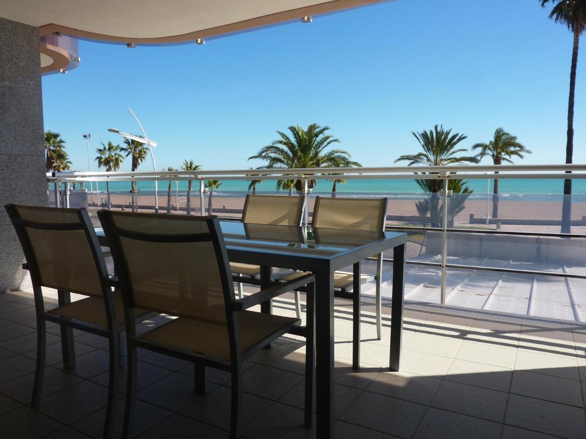 Apartamentos Deluxe Peñíscola Peníscola Quarto foto